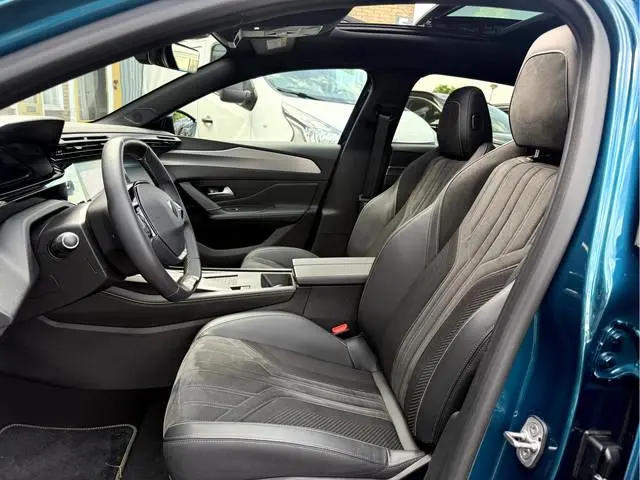 Peugeot e-308