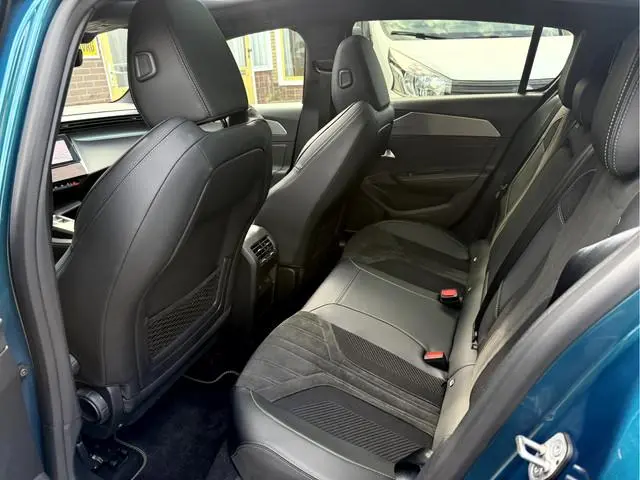 Peugeot e-308