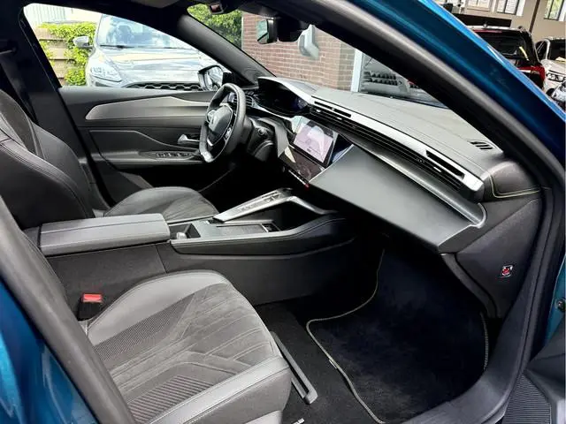 Peugeot e-308