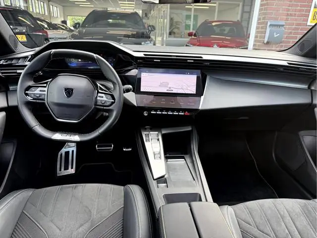 Peugeot e-308
