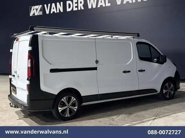 Nissan NV300