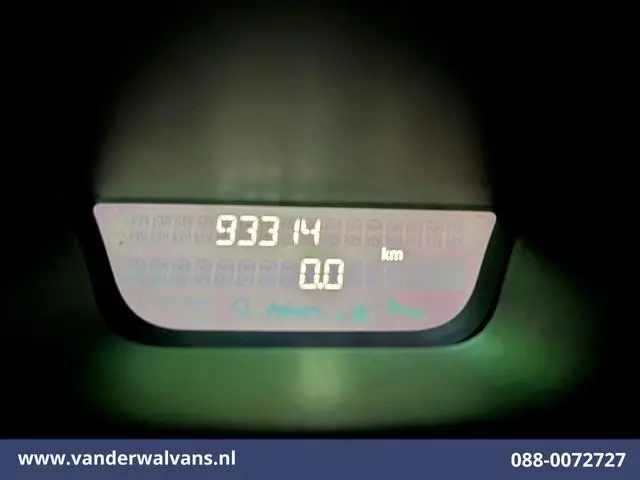 Nissan NV300