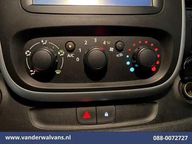 Nissan NV300