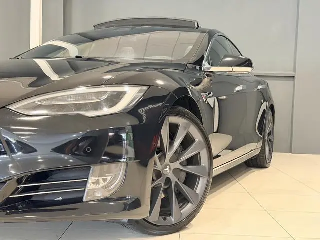Tesla Model S 75D Base | Panorama dak | SOH 84% | Leder |