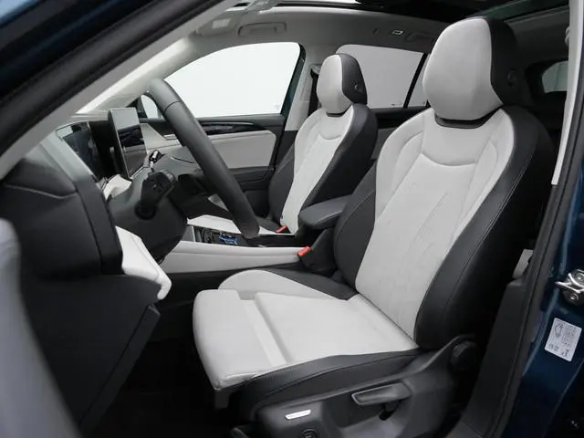 Volkswagen Tiguan 1.5 eHybrid 204 pk Elegance | Panoramadak | Trekhaak | 360 Camera | IQ Light | Ada...