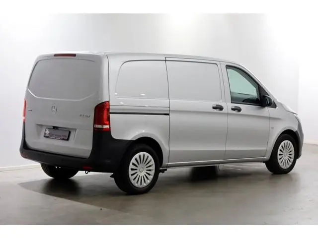 Mercedes-Benz Vito CDI 136pk Compact 9G Automaat 2x Schuifdeur/LED/Camera/Inrichting 01-2023