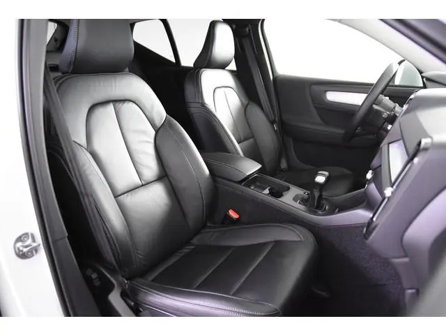 Volvo XC40 T2 *1ste Eigenaar*Leer*Navigatie*Stoelverwarming*Camera*