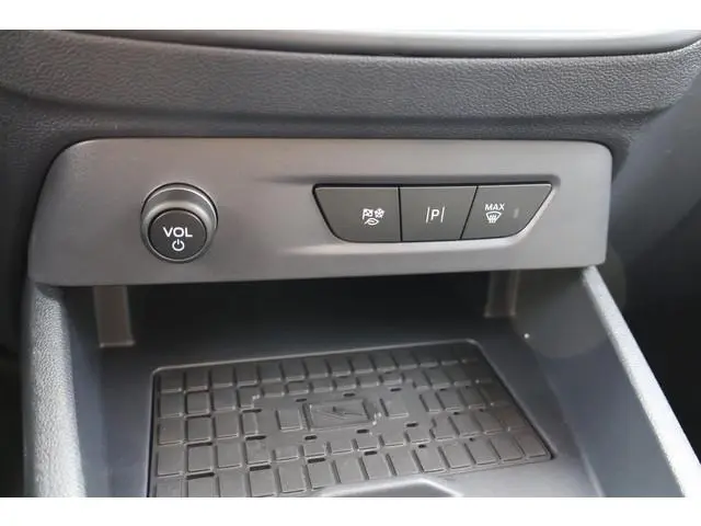 Ford E-Transit Courier