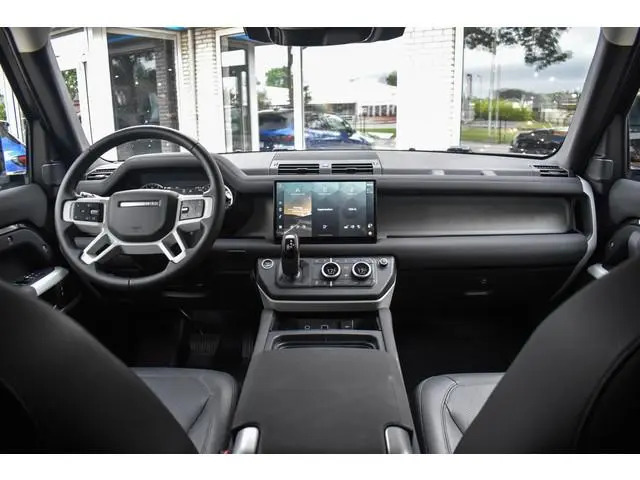 Land Rover Defender 3.0 D200 90 MHEV SE Trekhaak Meridian Sound Leder