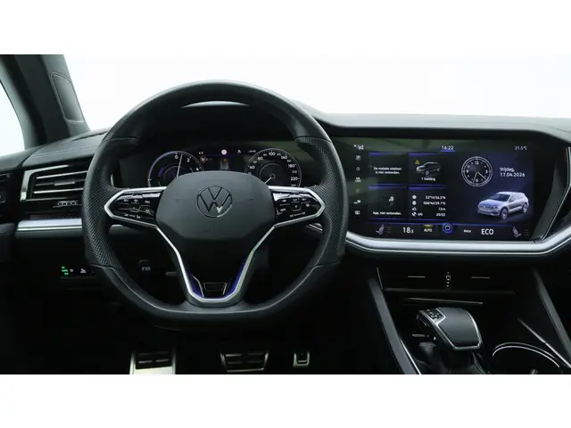 Volkswagen Touareg PHEV 3.0 TSi 4MOTION R | Panoramadak | Luchtvering | Trekhaak |