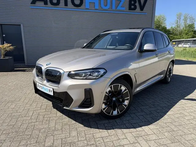 BMW iX3 High Executive 80 kWh SOH 100% M Sport Panoramadak Trekhaak Leder Harman-Kardon 20 inch 360...