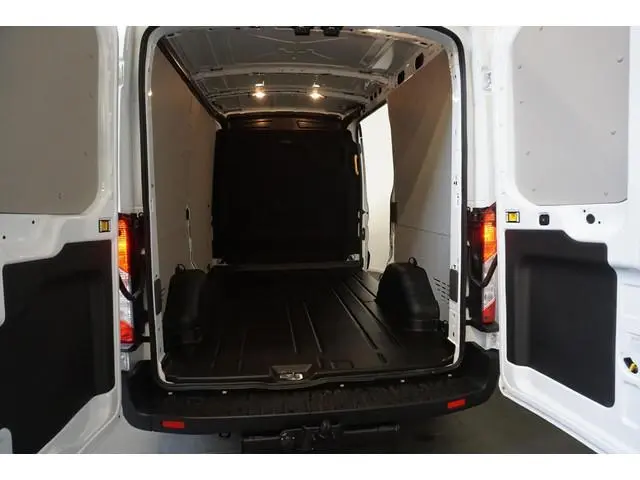 Ford Transit 105pk L2H2 Trend Airco Trekhaak Navigatie Cruise