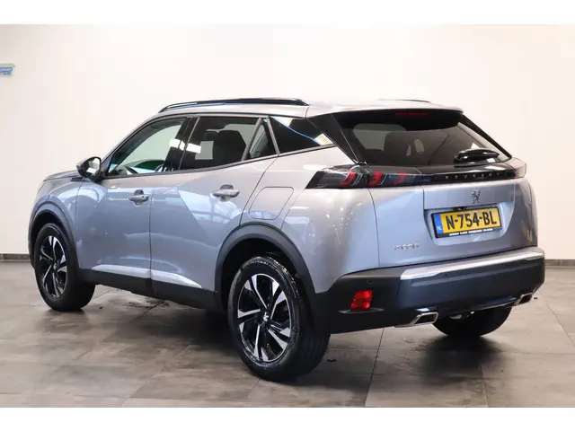 Peugeot 2008 1.2 PureTech Allure Pack PDC Parkeerhulp Stoelverw LED ! 2e Paasdag geopend van 12.00 t...