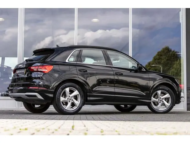 Audi Q3 35 TFSI Pro Line | E-trekhaak | Stoelver. | LED