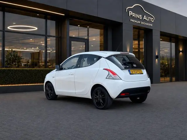 Lancia Ypsilon 0.9 TwinAir Elefantino Plus |CRUISE|ELEKTRISCHE RAMEN|NAVI|BLANKE LAK LAAT LOS MOTORK...
