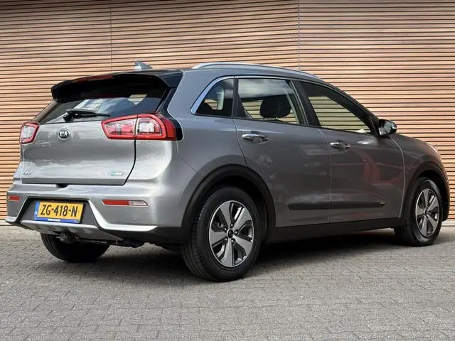 Kia Niro 1.6 GDi Hybrid DynamicLine Camera / Clima / Navi / Trekhaak