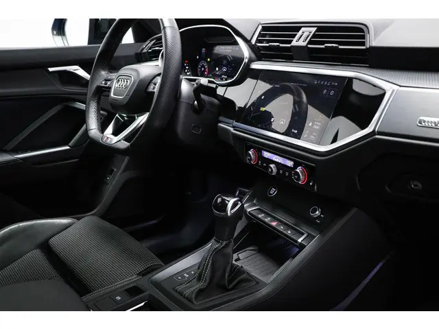 Audi Q3 35 TFSI S-Line edition | PANORAMADAK | VIRTUAL COCKPIT | DAB | APPLE | TREKHAAK