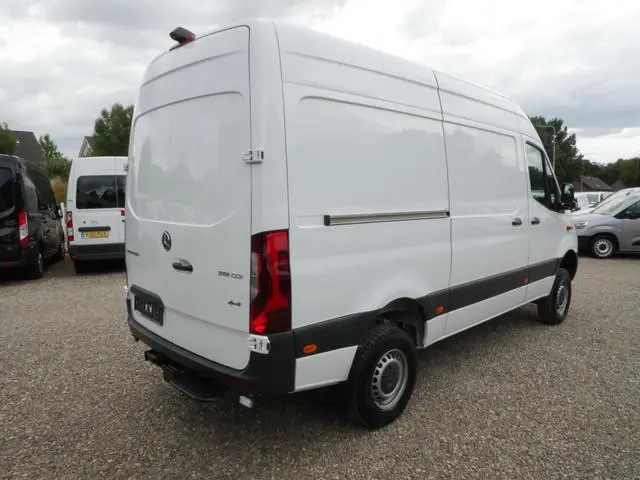 Mercedes-Benz Sprinter 319 CDI 190PK 4x4 L2H2 Automaat Airco Camera