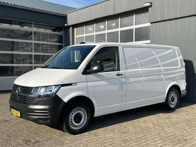 Volkswagen Transporter 2.0 TDI L2H1 Sortimo Kastinrichting Trekhaak 2200kg trekgewicht Airco Cruise...