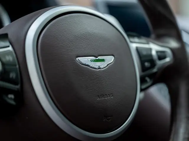 Aston Martin DB11