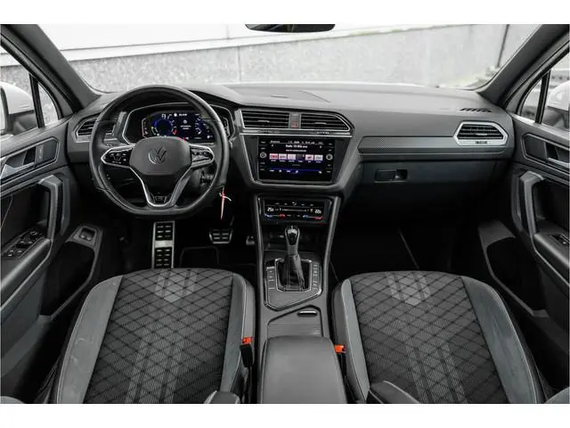 Volkswagen Tiguan 1.4 TSI eHybrid R-Line Camera / Carplay / Android / Digital Dash