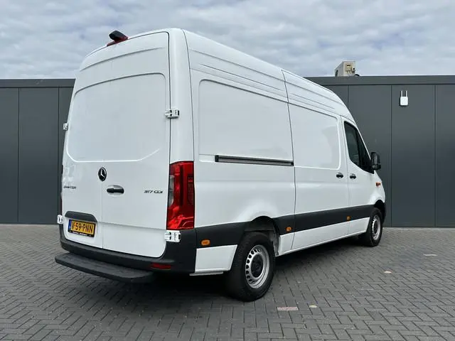 Mercedes-Benz Sprinter 317 CDI 9G-TRONIC RWD FACELIFT / L2H2 / CAMERA / LED / MBUX / CRUISE / AIRCO...