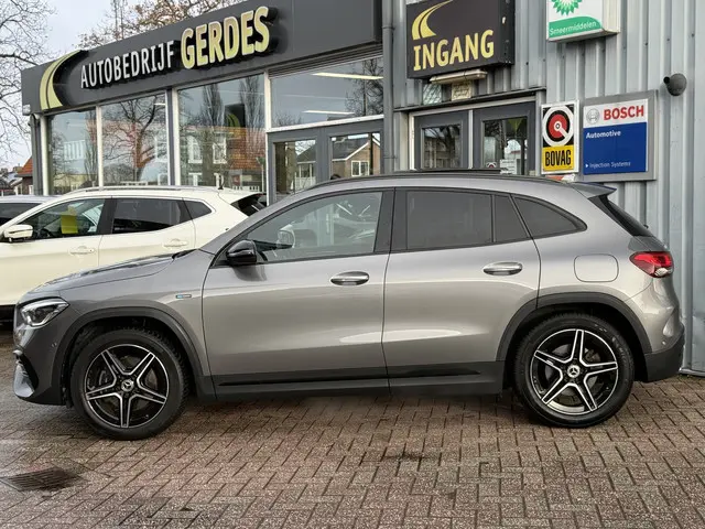 Mercedes-Benz GLA-klasse 250 e Business Solution AMG Limited | PANO | MEMORY | TREKHAAK | SFEERVERL....