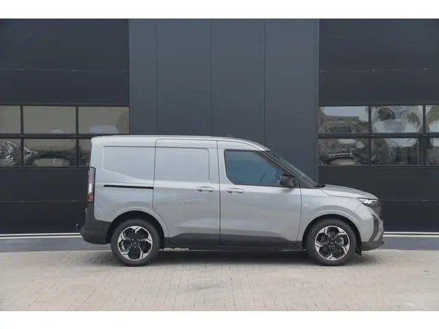Ford E-Transit Courier