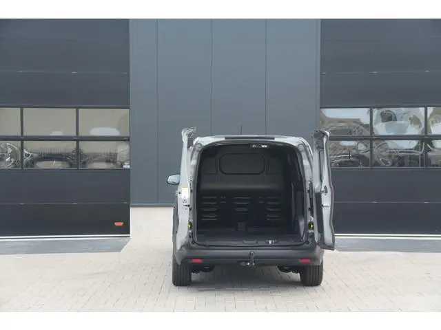 Ford E-Transit Courier