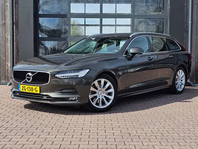 Volvo V90 2.0 T4 Momentum | Automaat | LED | Trekhaak | App-connect | Leder | Stuur & stoelverwarmin...