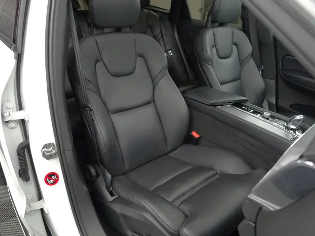 Volvo XC60 2.0 T8 Twin Engine AWD Inscription Blackpack Aut- Panoramadak, Memory, Xenon led, Blis, D...