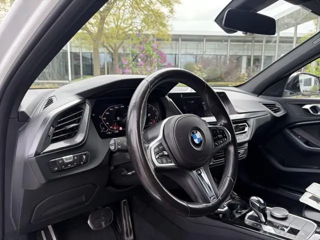 BMW 1-serie M135i xDrive High Executive Edition / Head up / Driving Assistant / leder