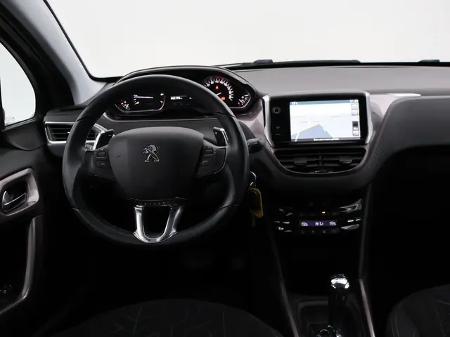 Peugeot 2008 1.2 VTi AUTOMAAT *62.198 KM* + CLIMATE | CRUISE | LMV | PRIVACY