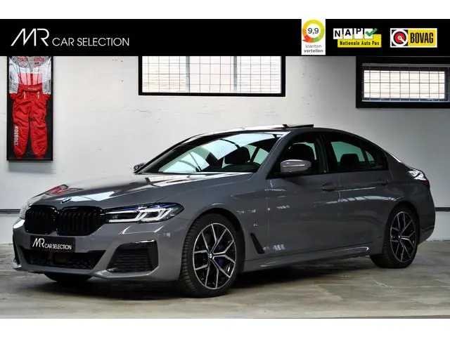 BMW 5-serie 530i High Executive | M-Sport | 19 inch | Schuifdak | Keyless | Adapt. Cruise | NL auto...