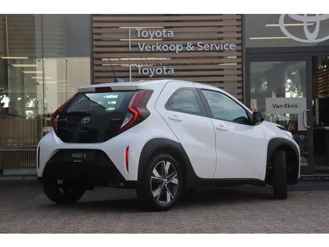 Toyota Aygo X Hybrid 115 Play, Go Pack, Nieuw en snel leverbaar met €1.750 inruilpremie!!