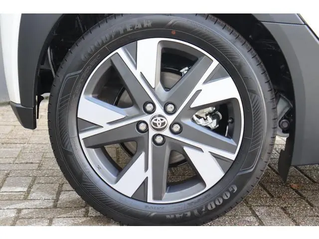 Toyota Aygo X Hybrid 115 Play, Go Pack, Nieuw en snel leverbaar met €1.750 inruilpremie!!