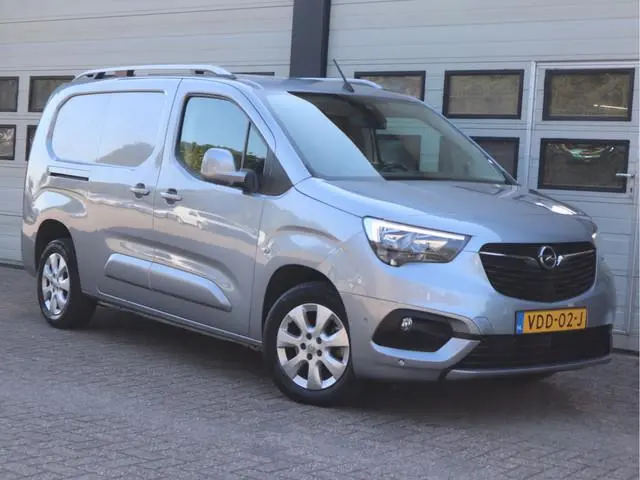 Opel Combo 1.5D 131pk Automaat Euro 6 Lang L2 - Airco - Camera - Cruise - Trekhaak