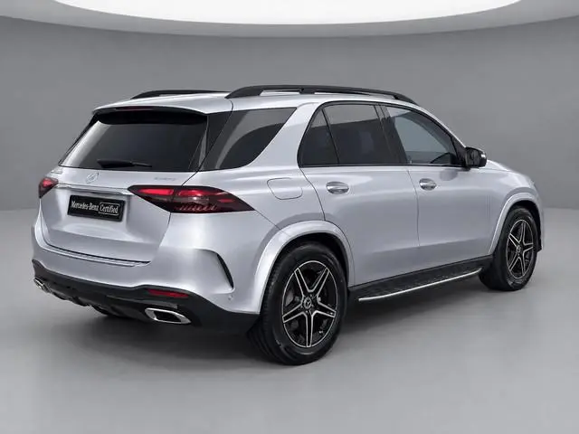 Mercedes-Benz GLE-klasse 400 e 4MATIC AMG Line Panoramdak| Nightpakket| Treeplanken| Trekhaak| Multi...