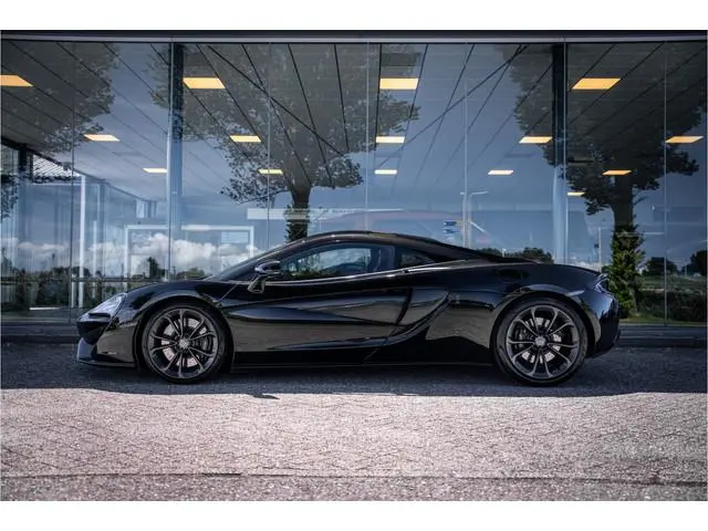 McLaren 540C **Nose Lift ** Sportuitlaat ** Carbon ** Bowers & Wilkins ** **DEALER ONDERHOUDEN**