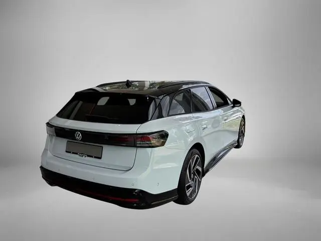 Volkswagen ID.7 Tourer Limited Edition 77 kWh accu 286 pk · Draadloze telefoonlader · Achteruitrijca...