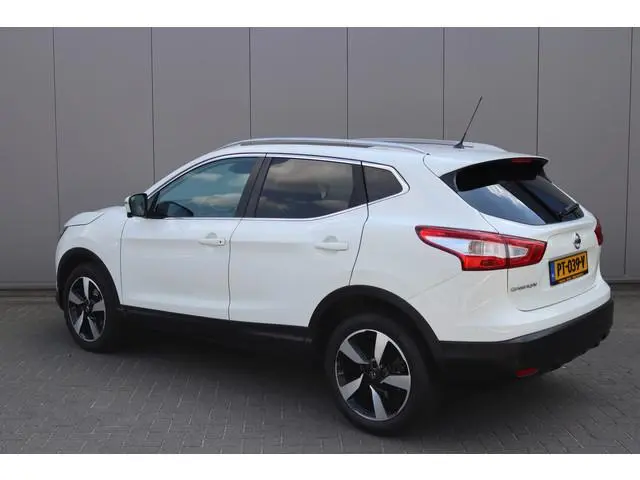 Nissan Qashqai 1.2DIG-T 116PK Automaat N-Connecta Pano-dak/Stoelverwarming/Camera/Navigatie