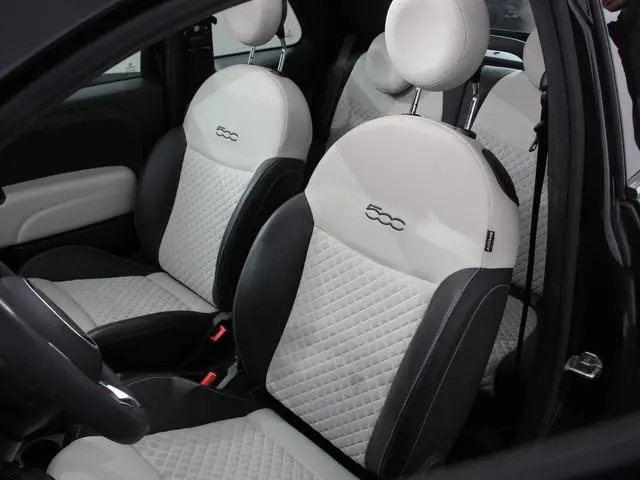 Fiat 500C 1.0 Hybrid Dolcevita Leder Navigatie Apple Carplay/Android Auto Parkeersensoren achter Cru...