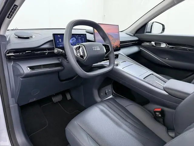 Geely E5