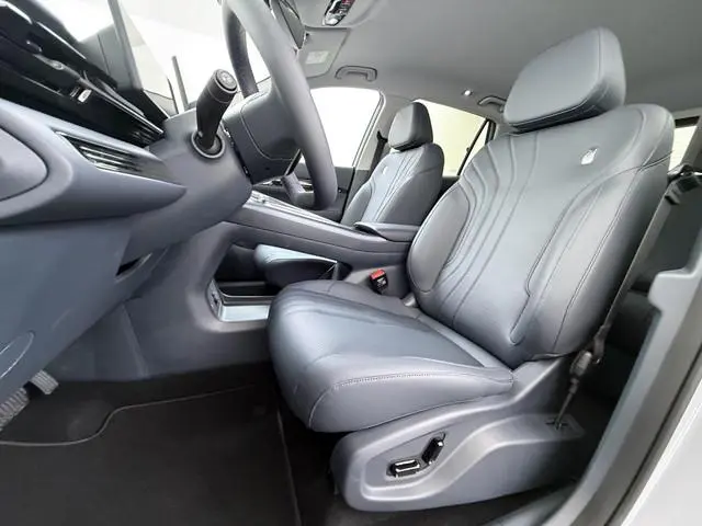 Geely E5