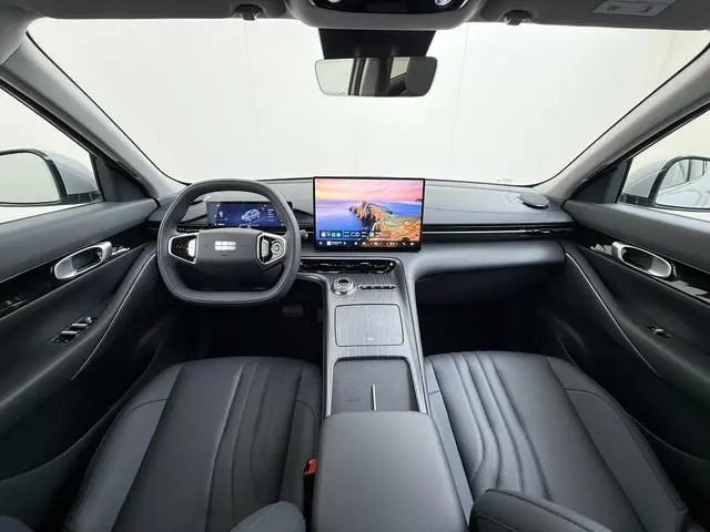 Geely E5