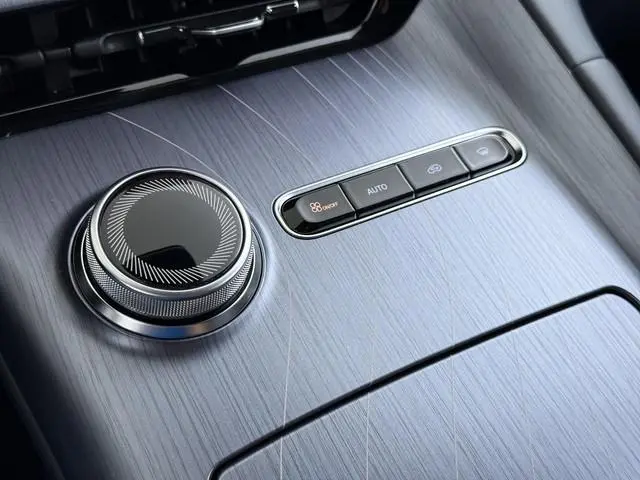 Geely E5