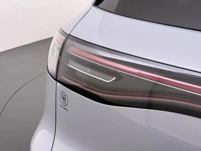 Geely E5