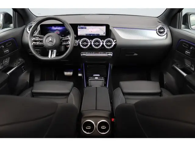 Mercedes-Benz EQA 250+ AMG Line 71 kWh | Facelift | 37.000,- ex BTW | Panoramadak | Distronic | Memo...