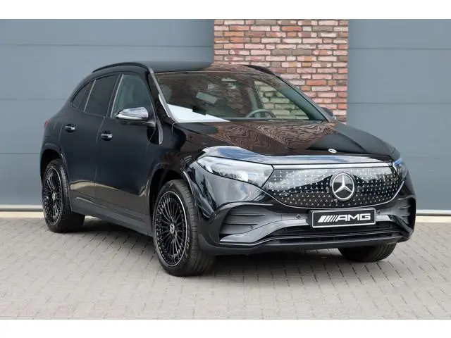 Mercedes-Benz EQA 250+ AMG Line 71 kWh | Facelift | 37.000,- ex BTW | Panoramadak | Distronic | Memo...