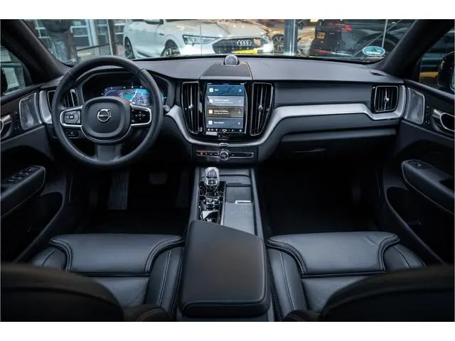 Volvo XC60 T8 Recharge AWD Ultra Black Edition ** Ventilatie ** B&W ** Massage ** 360 camera